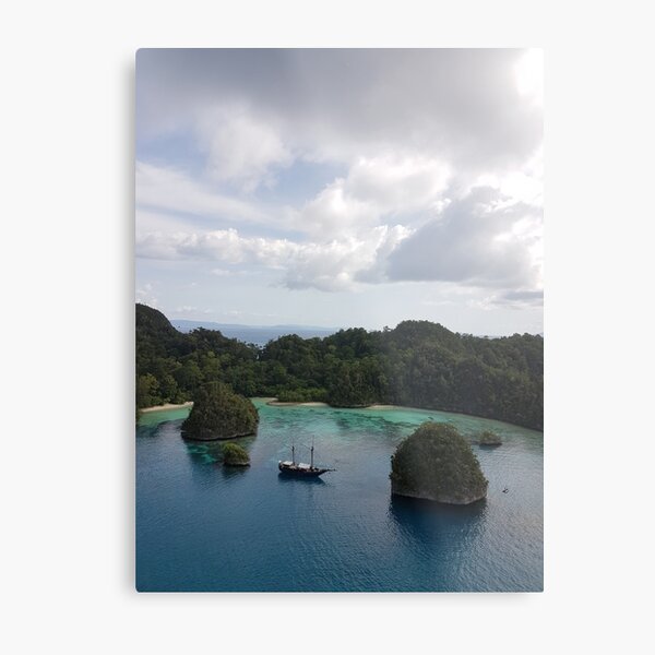 Uranie Island, with Shakti liveaboard Metal Print