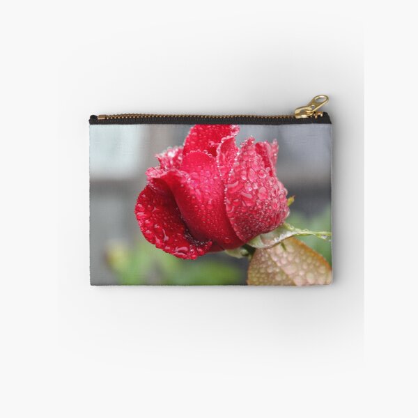 Artikelvorschau, Droplets on a Rose entworfen und verkauft von Windy Rodriguez.