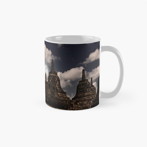 Aperçu de l'œuvre Borobudur Moonrise. créée et vendue par bulljup.