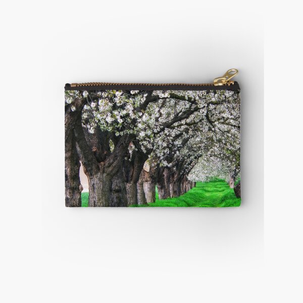Aperçu de l'œuvre Cherry Tree Lane créée et vendue par herbspics.
