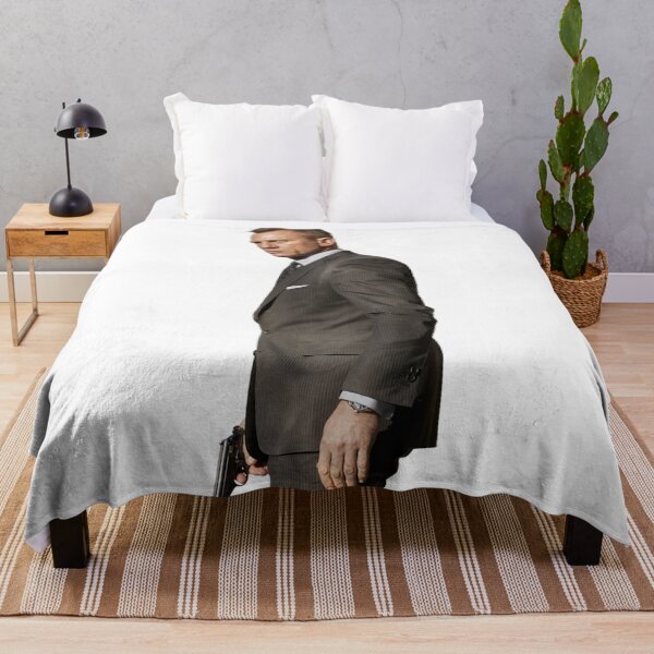 Daniel Craig fight Throw Blanket