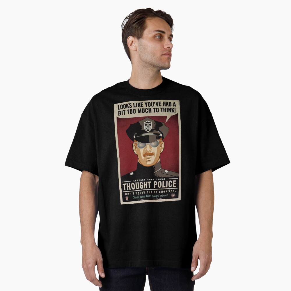 Aperçu de l'œuvre T-shirt oversize créée et vendue par LibertyManiacs.