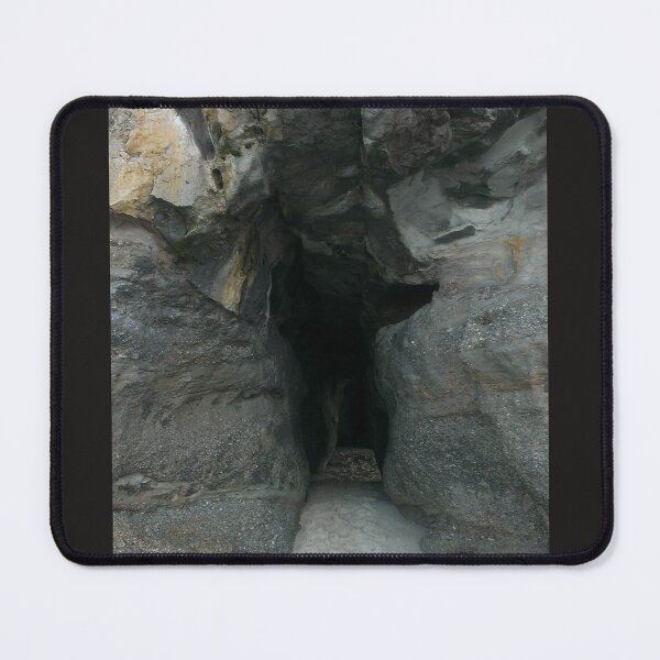Aperçu de l'œuvre Entrée de la grotte de la plage, Caves Beach Newcastle NSW créée et vendue par MaureenBoyle.
