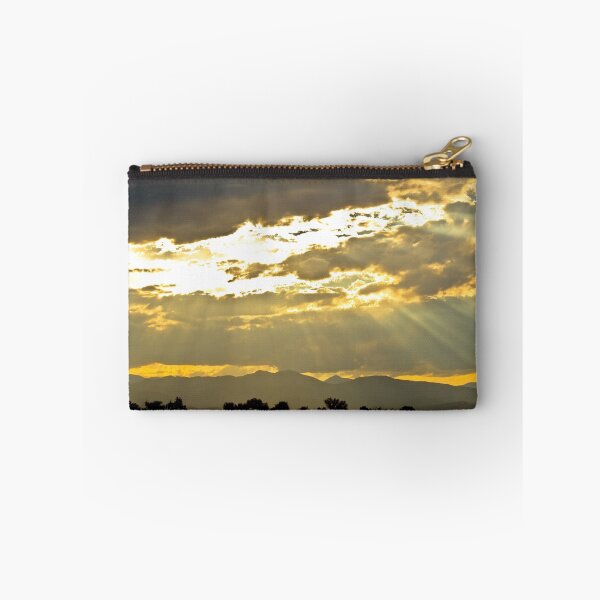 Artikelvorschau, Golden Beams Of Sunlight Shining Down entworfen und verkauft von Bo Insogna.