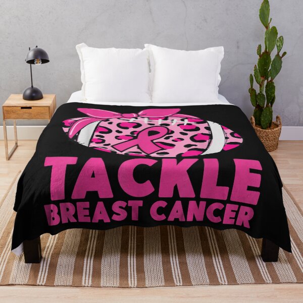 Aperçu de l'œuvre Tackle Breast Cancer Awareness Pink Ribbon Leopard Football créée et vendue par David231231.
