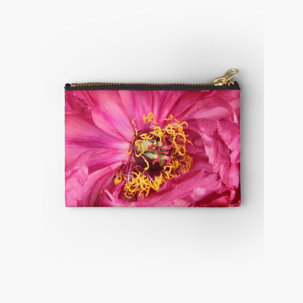 Artikelvorschau, Pink Peony Close-up entworfen und verkauft von Wendy Sinclair.