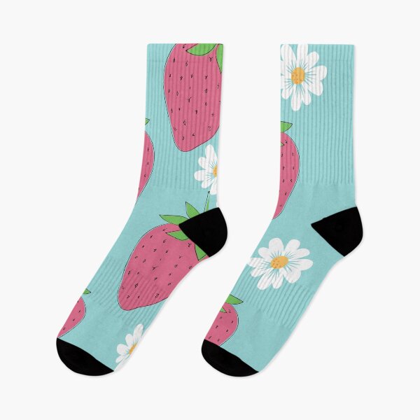 Artikelvorschau, Rosa und blaue Erdbeere Blumenmuster entworfen und verkauft von HaleynBleu.