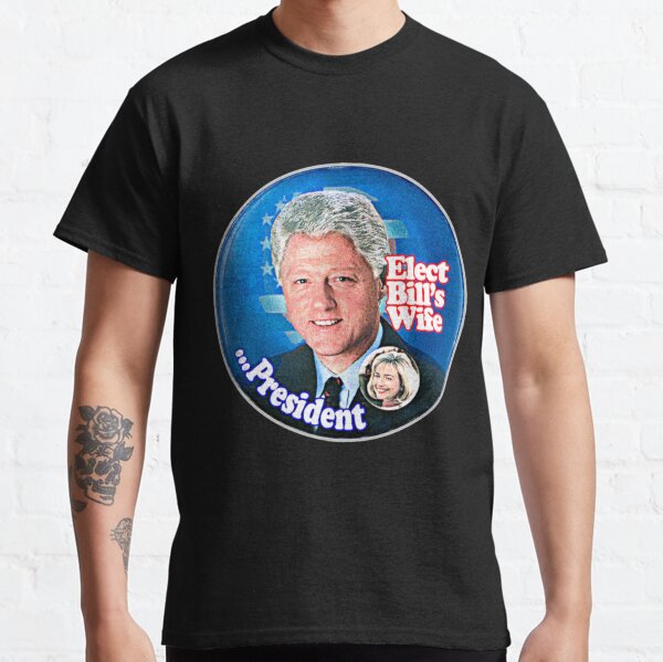 Vista previa del artículo con la obra «Camiseta de Hilary Clinton Elección de la esposa de Bill para presidente _ Pin de elección vintage», diseñado y vendido por HaliayGabats.