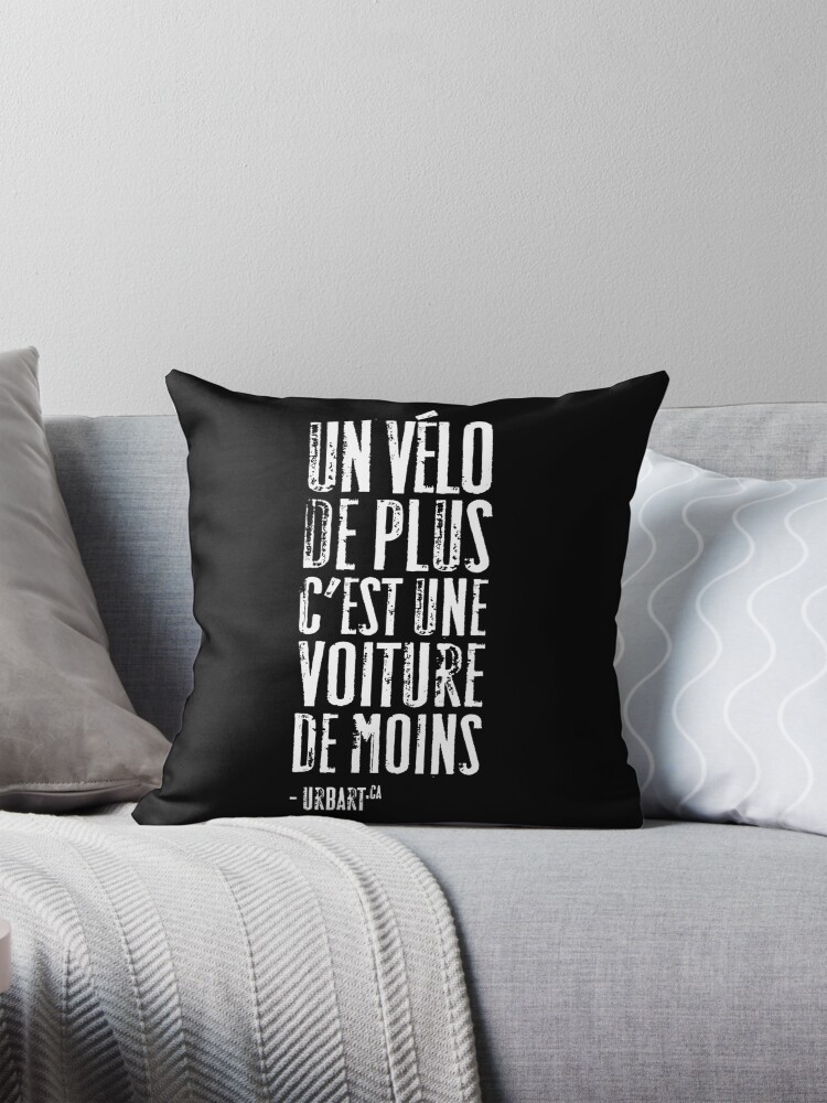 Aperçu 1 sur 4. Coussin avec l'œuvre UrbArt® - Un vélo de plus c est une voiture de moins créée et vendue par UrbArt.