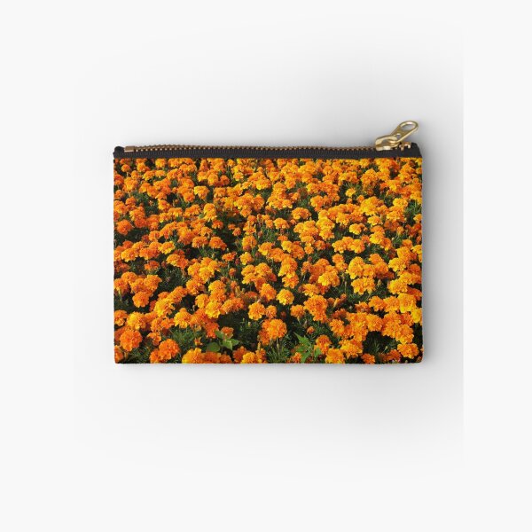 Artikelvorschau, Orange Marigolds entworfen und verkauft von mrivserg.