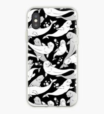 Beluga Wale auf Schwarz iPhone-Hülle & Cover