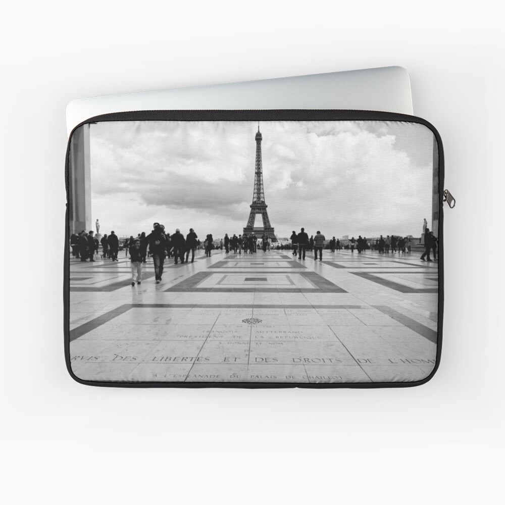 la Tour Eiffel depuis le Trocadéro - Paris, France Laptop Sleeve