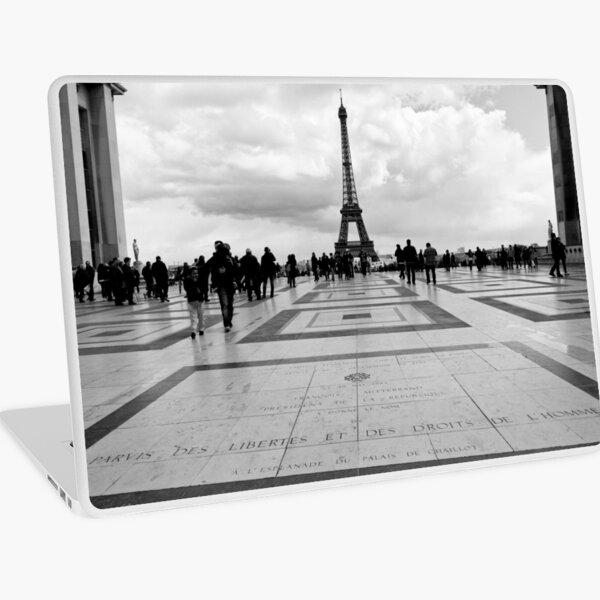 la Tour Eiffel depuis le Trocadéro - Paris, France Laptop Skin