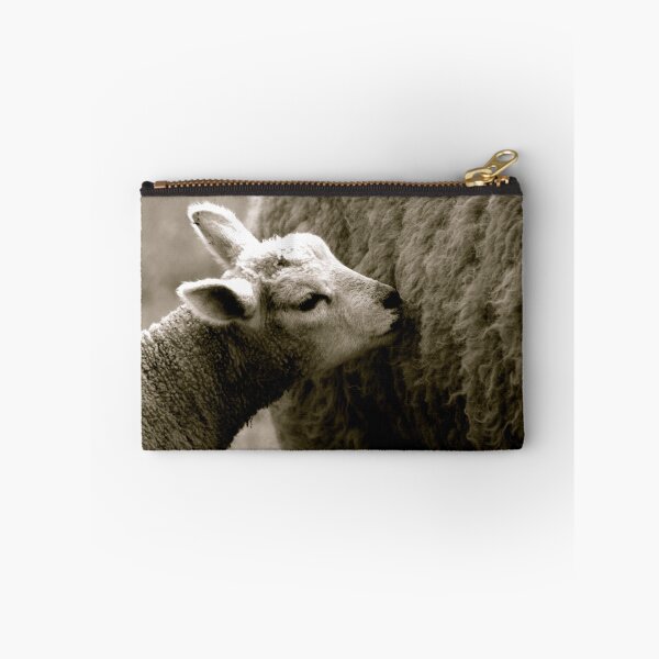 Aperçu de l'œuvre Lamb Kiss créée et vendue par Matt Keil.