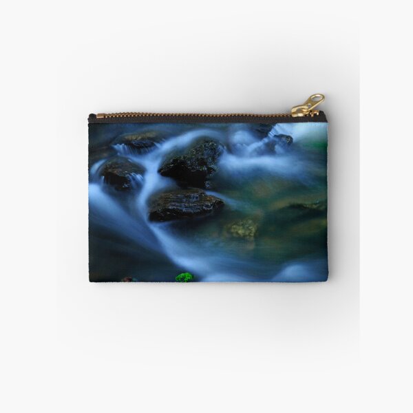 Aperçu de l'œuvre Little River Tree créée et vendue par Angelika Vogel.