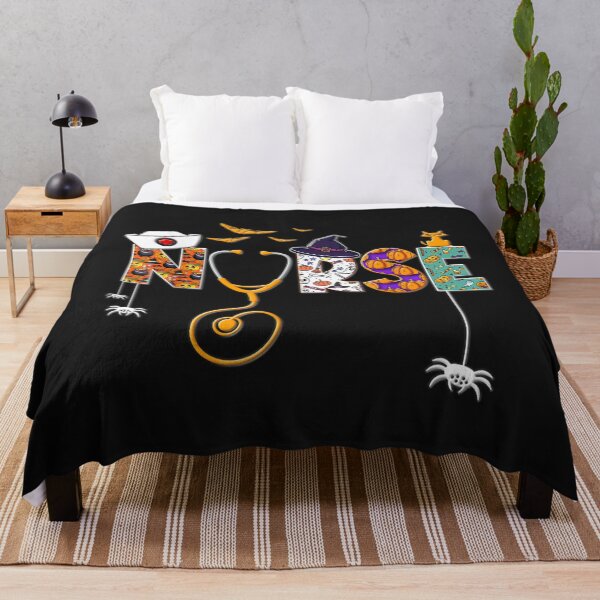 Aperçu de l'œuvre Halloween Infirmière Infirmière Mignonne Agent de Santé Modèle Halloween créée et vendue par hanesmlwn64.
