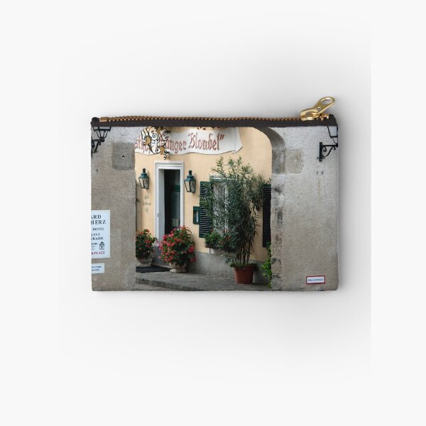 Artikelvorschau, Romantik Hotel entworfen und verkauft von phil decocco.
