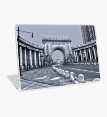 Vinilo para portátil The Arch and Colonnade of the Manhattan Bridge