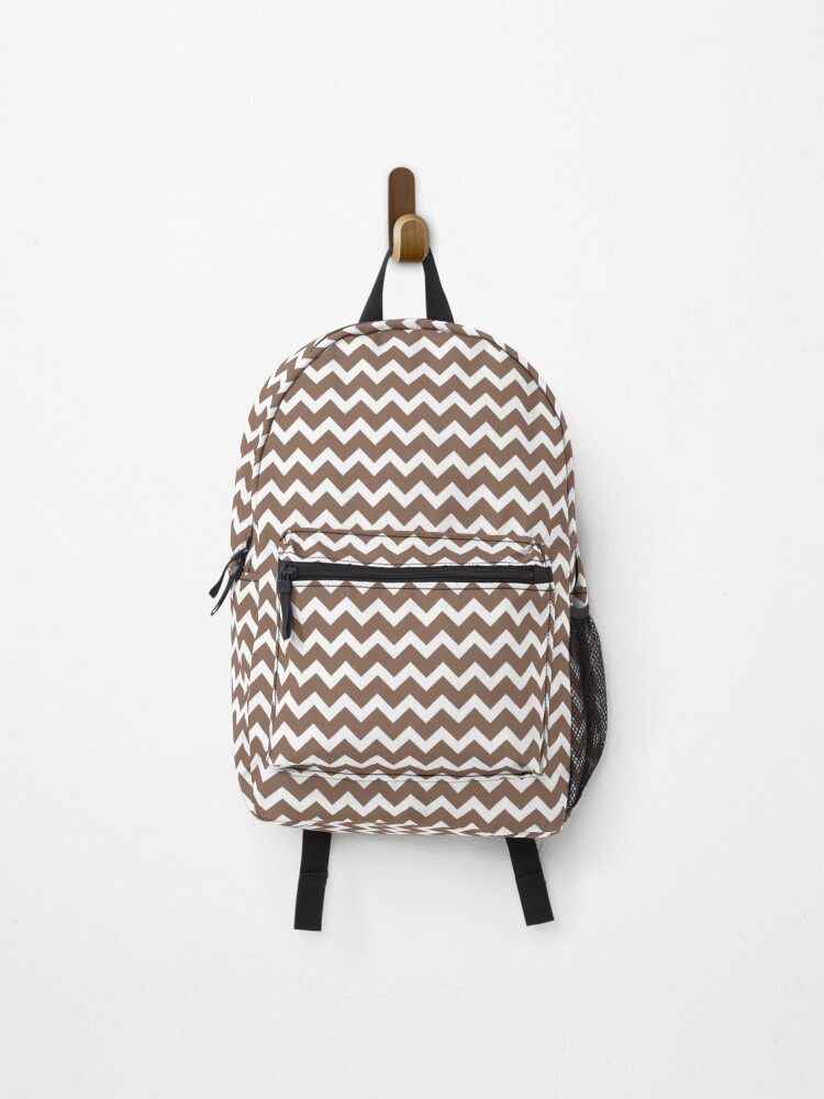 Thumbnail 1 von 3, Rucksack, Mid-tone Brown and White Zig Zag Line Pattern Pairs Dunn & Edwards 2022 Color of the Year Art & Craft DET682 - Colour Trends - Hue - Shade designt und verkauft von ColorOfTheYears.