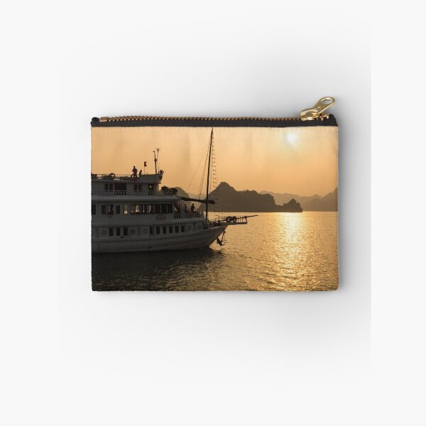Artikelvorschau, sunset halong bay entworfen und verkauft von Anne Scantlebury.