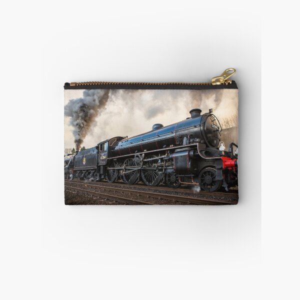 Aperçu de l'œuvre Black Fives Leave Appleby Railway Station  créée et vendue par Jan Fialkowski.
