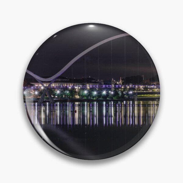 Artikelvorschau, Infinity-Brücke bei Nacht entworfen und verkauft von Alan Ralph.