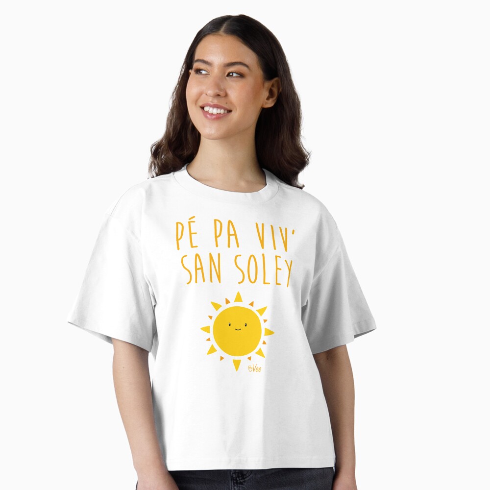 Aperçu de l'œuvre T-shirt boxy créée et vendue par vee-madinina.