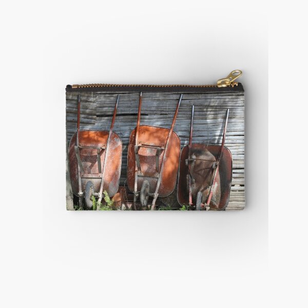 Aperçu de l'œuvre Three Wheelbarrows créée et vendue par rhamm.