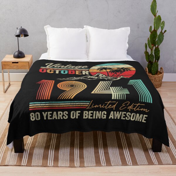 Artikelvorschau, 80 Years Old 80th Birthday Decoration Vintage October 1941 T-Shirt entworfen und verkauft von Bobby-Bancel.