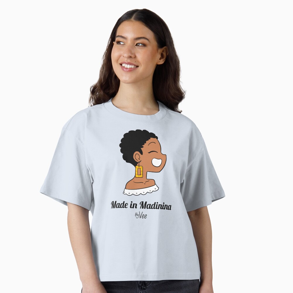 Aperçu de l'œuvre T-shirt boxy créée et vendue par vee-madinina.
