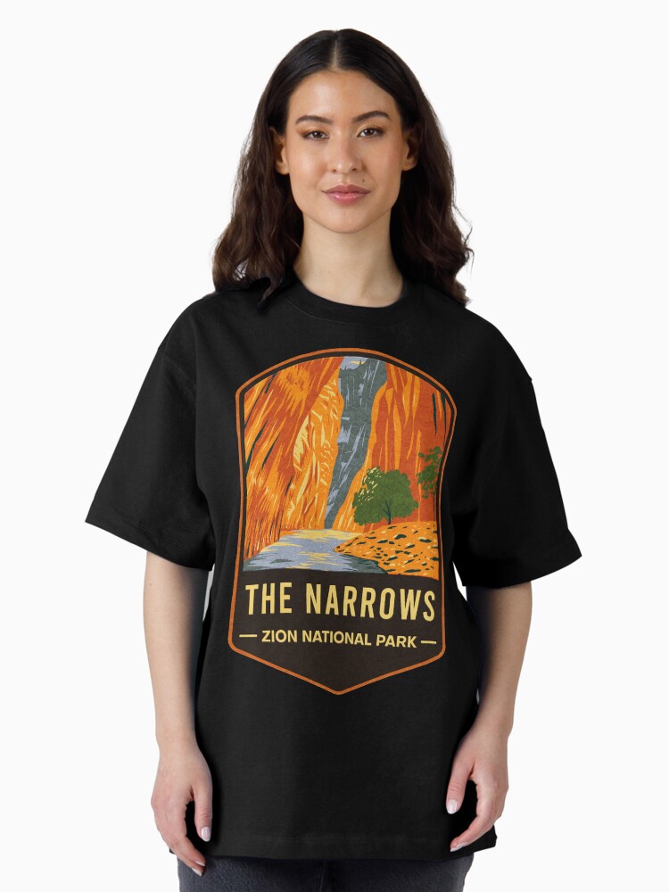 Imagen 1 de 7, Camiseta holgada con la obra Parque Nacional Zion The Narrows, diseñada y vendida por JordanHolmes.