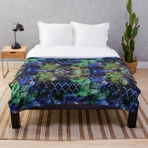 Artikelvorschau, Blau und Grün abstrakte Batik Batik Shibori Ethnisch afrikanisch inspiriertes Textil entworfen und verkauft von BlackArt Cafe.