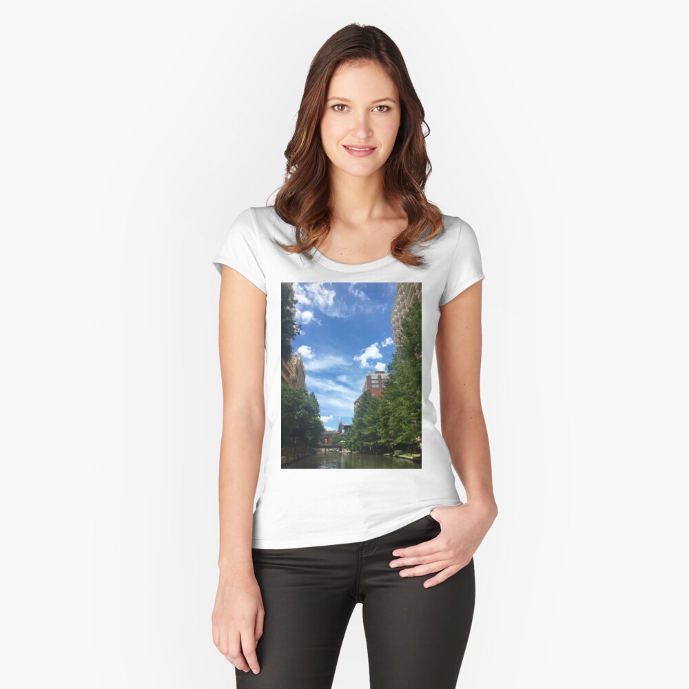 River walk Fitted Scoop T-Shirt