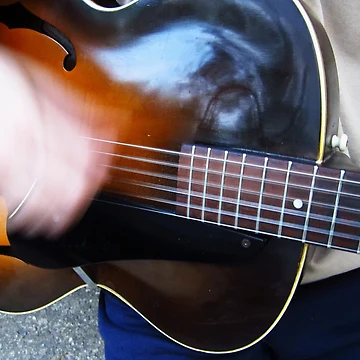 Artwork thumbnail, Strummin' by RVogler