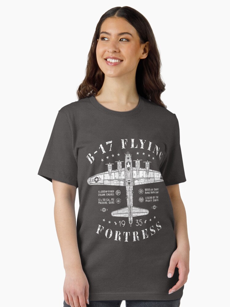 Imagen 2 de 7, Camiseta esencial con la obra B-17 Flying Fortress, diseñada y vendida por 909Apparel.