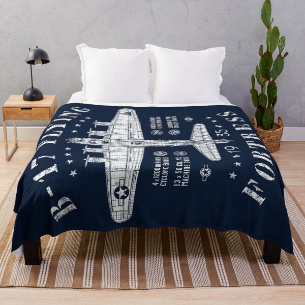 Artikelvorschau, B-17 Fliegende Festung entworfen und verkauft von 909 Apparel®.