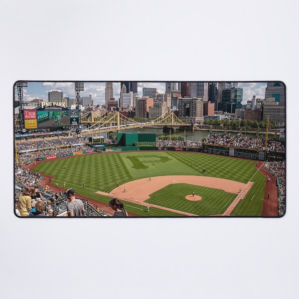 Vista previa del artículo con la obra «PNC Park Vista espectacular del centro de Pittsburgh y el puente Roberto Clemente foto», diseñado y vendido por Nostrathomas66.