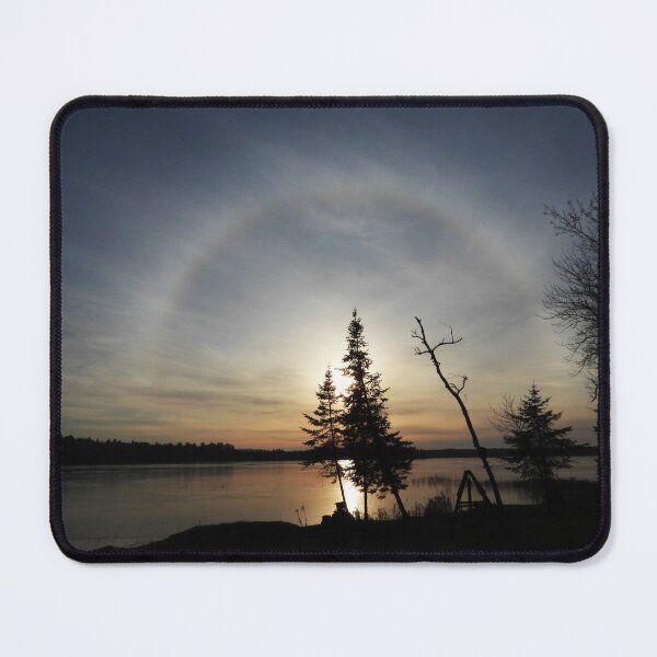 Artikelvorschau, Solar Halo bei Sonnenuntergang entworfen und verkauft von Debbie Center.