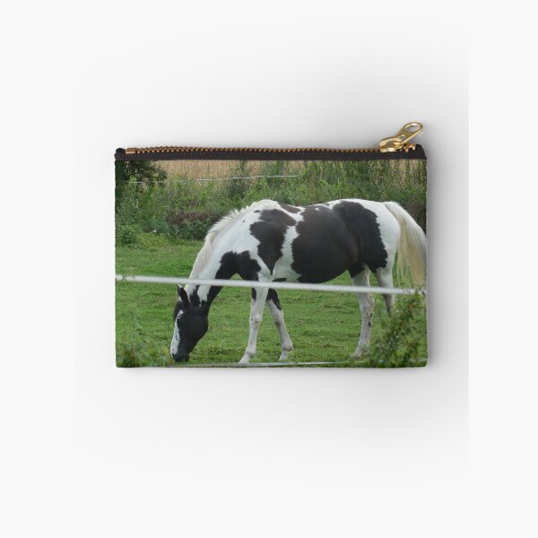 Aperçu de l'œuvre Horse grazing créée et vendue par acreativevision.