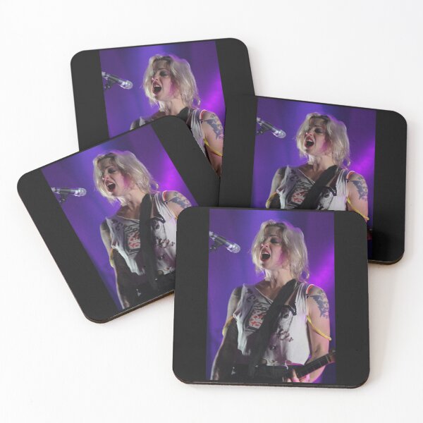 Artikelvorschau, Brody Dalle im vollen Flug! entworfen und verkauft von itnessCandy.