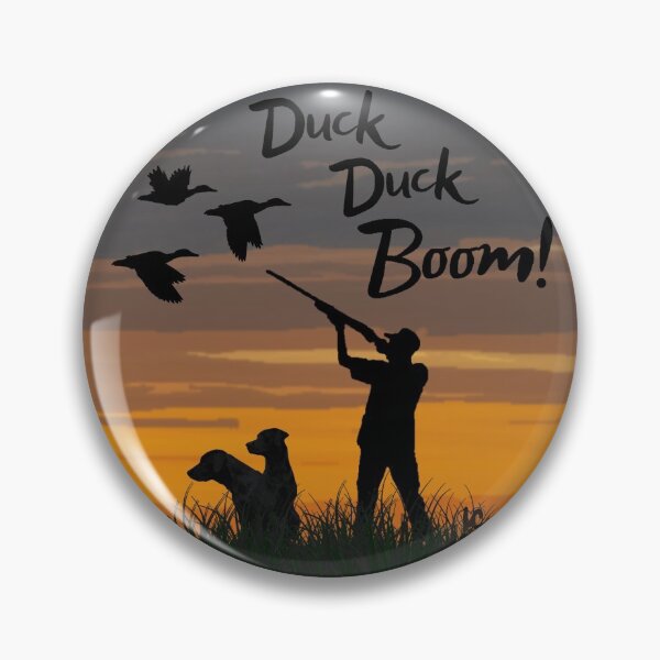 Artikelvorschau, Duck Duck Boom Retro-Entenjagd-Design für Entenjäger und Labrador-Liebhaber entworfen und verkauft von LifeCrush.