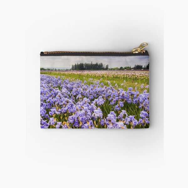 Artikelvorschau, Bearded Iris Field entworfen und verkauft von Cee Neuner.
