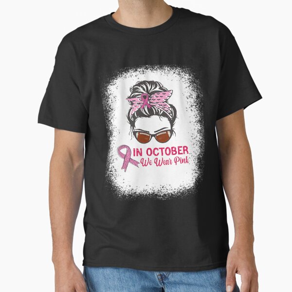 Vista previa del artículo con la obra «Tackle Breast Cancer Football camiseta Messy Bun En octubre usamos Pink tackle Breast Cancer Football Messy Bun blanqueado», diseñado y vendido por CampMoru.