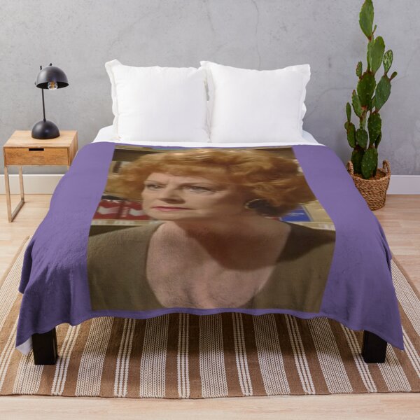 Artikelvorschau, CORRIE LEGENDS - RITA SULLIVAN Premium-Schaufel entworfen und verkauft von TimelessTeesG.