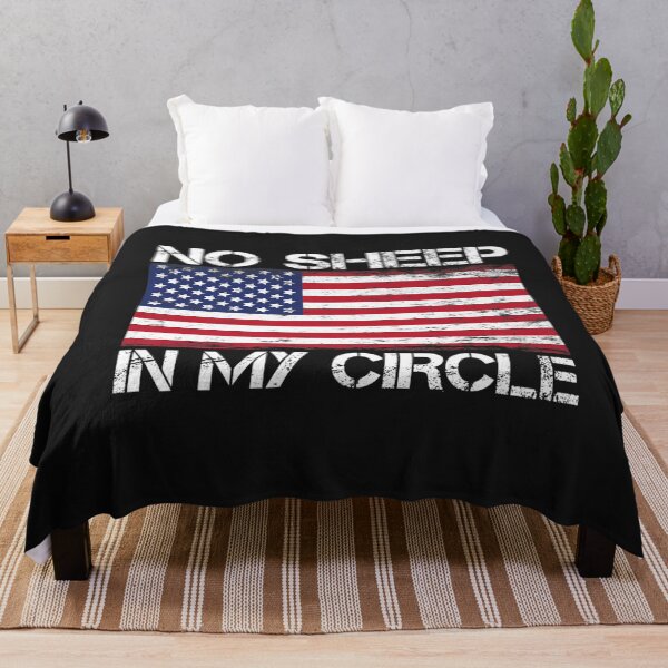 Aperçu de l'œuvre No Sheep In My Circle T-Shirt créée et vendue par Bobby-Bancel.