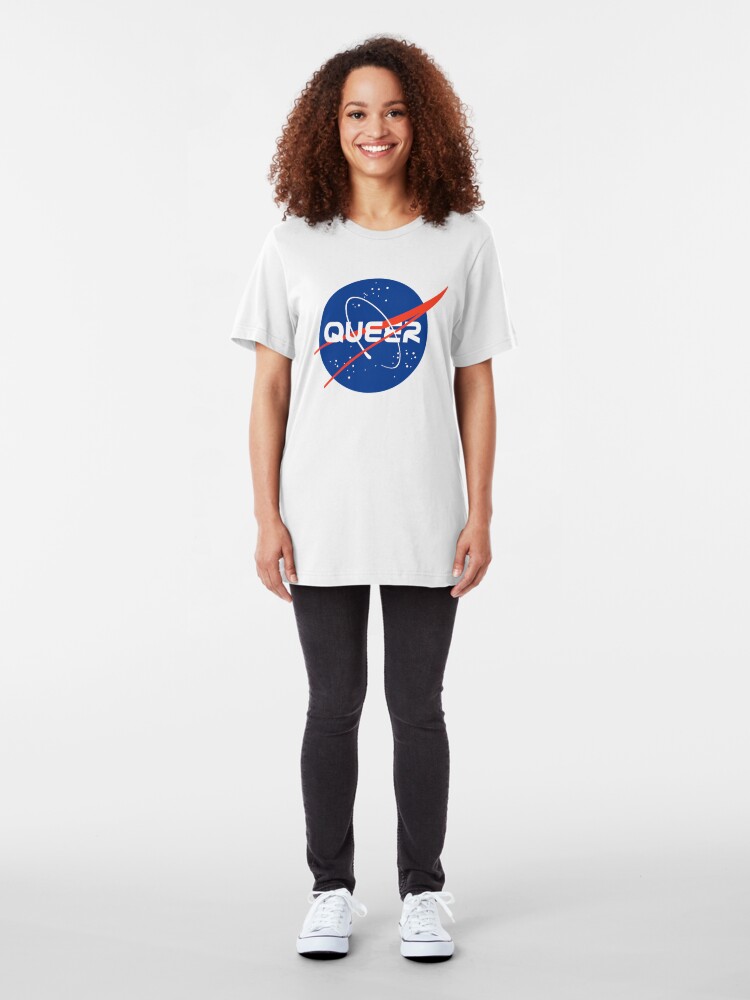Alternative Ansicht von Queer - Nasa inspiriertes Logo Slim Fit T-Shirt
