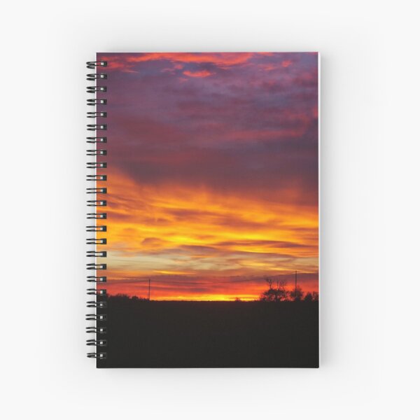 Aperçu de l'œuvre Coucher de soleil orange créée et vendue par GasconyPassion.