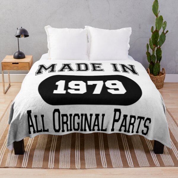 Artikelvorschau, Hergestellt in 1979 Alle Originalteile T-ShirtMADE IN 1979 ALLE ORIGINALTEILE entworfen und verkauft von ThirHargrave.