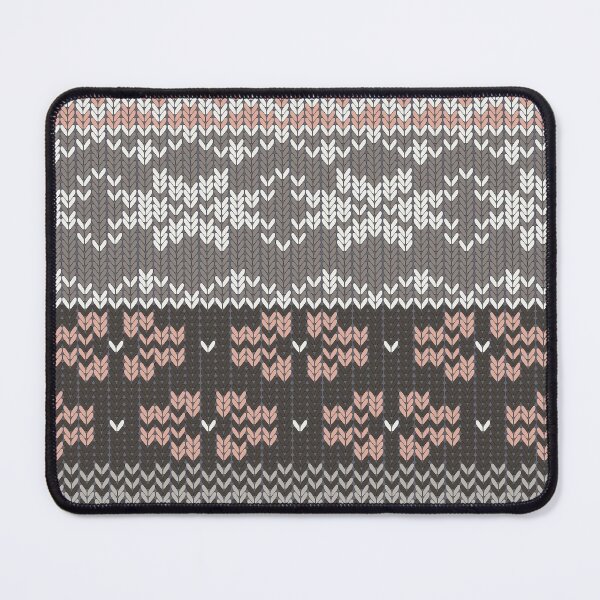 Artikelvorschau, Gestrickter Winter grau-rosa entworfen und verkauft von MadameCat-Art.