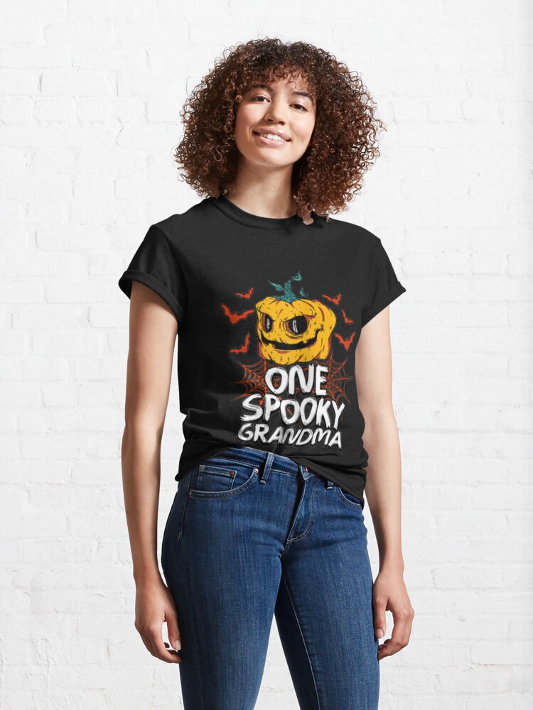 Discover One Spooky Grandma Halloween Holiday Scary Pumpkin T-Shirt